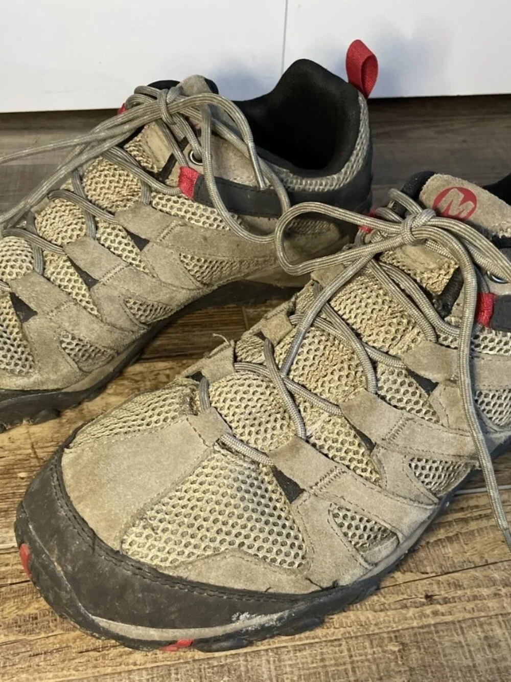 Merrell Alverstone Men’s Hiking Shoes Sneakers Size 11.5 Beige J033035